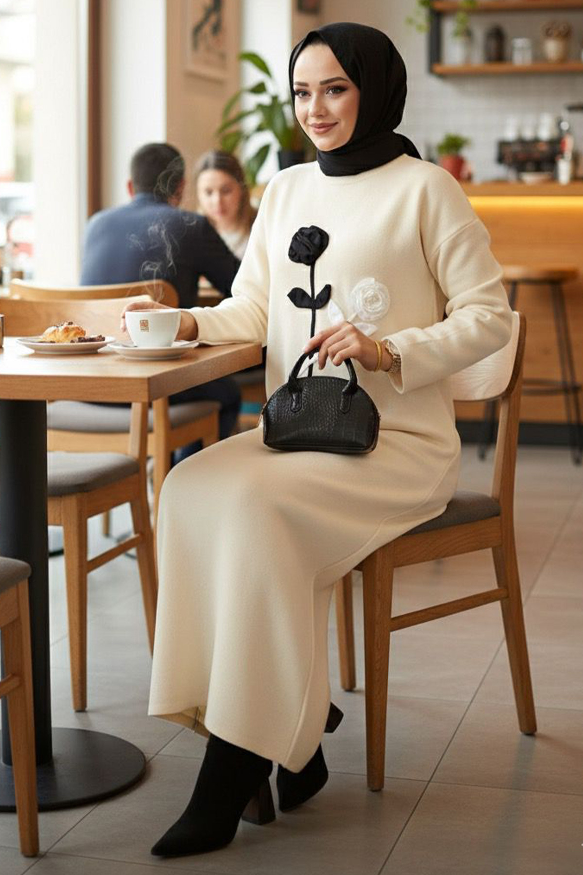 Kabartma Çiçekli Triko Elbise Taş Rengi 4121 Kabartma Çiçekli Triko Elbise Taş Rengi 4121