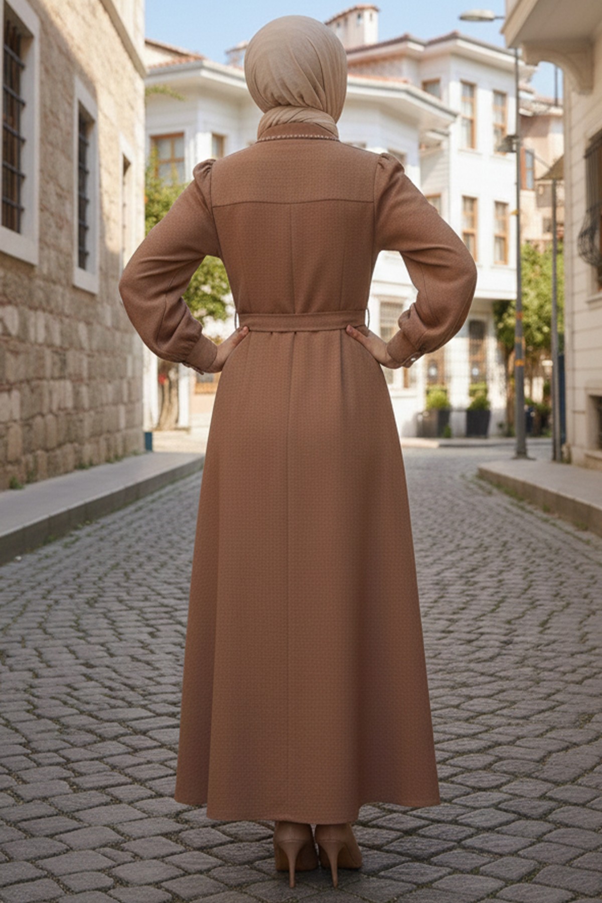  Boncuk Detaylı Elbise Kahverengi 6809