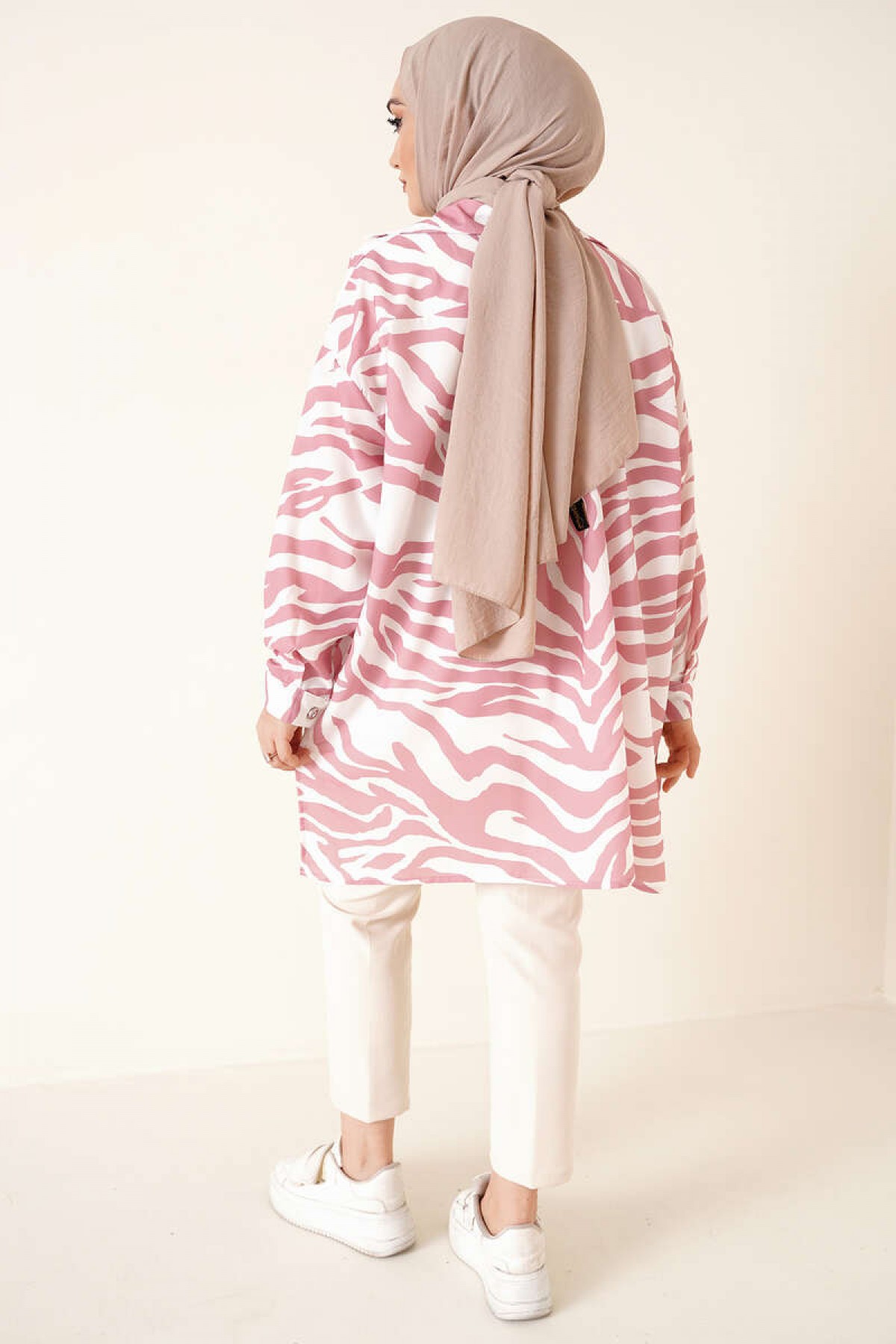 Zebra Desenli Tesettür Gömlek Pembe 8892 Zebra Desenli Tesettür Gömlek Pembe 8892