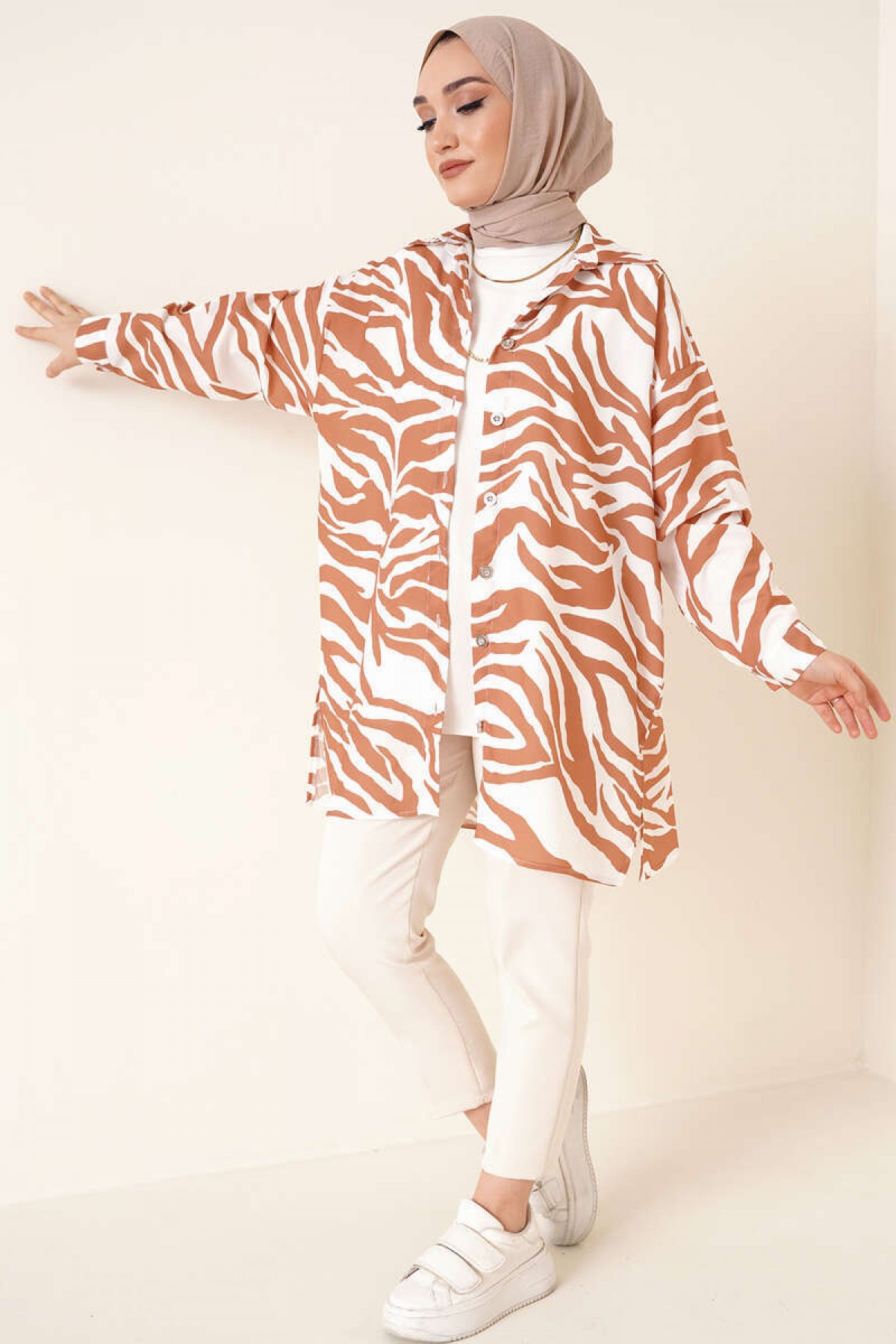 Zebra Desenli Tesettür Gömlek Taba 8892 Zebra Desenli Tesettür Gömlek Taba 8892