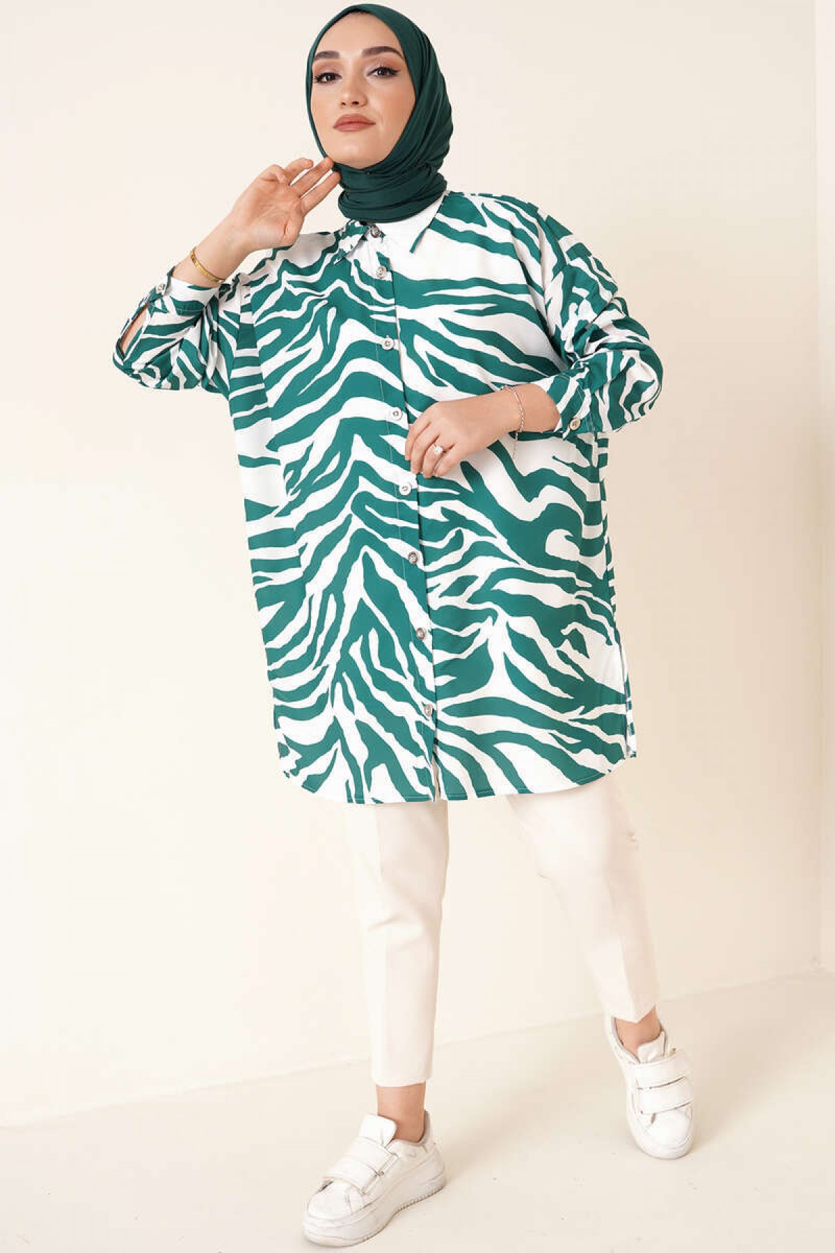 Zebra Desenli Tesettür Gömlek Yeşil 8892 Zebra Desenli Tesettür Gömlek Yeşil 8892