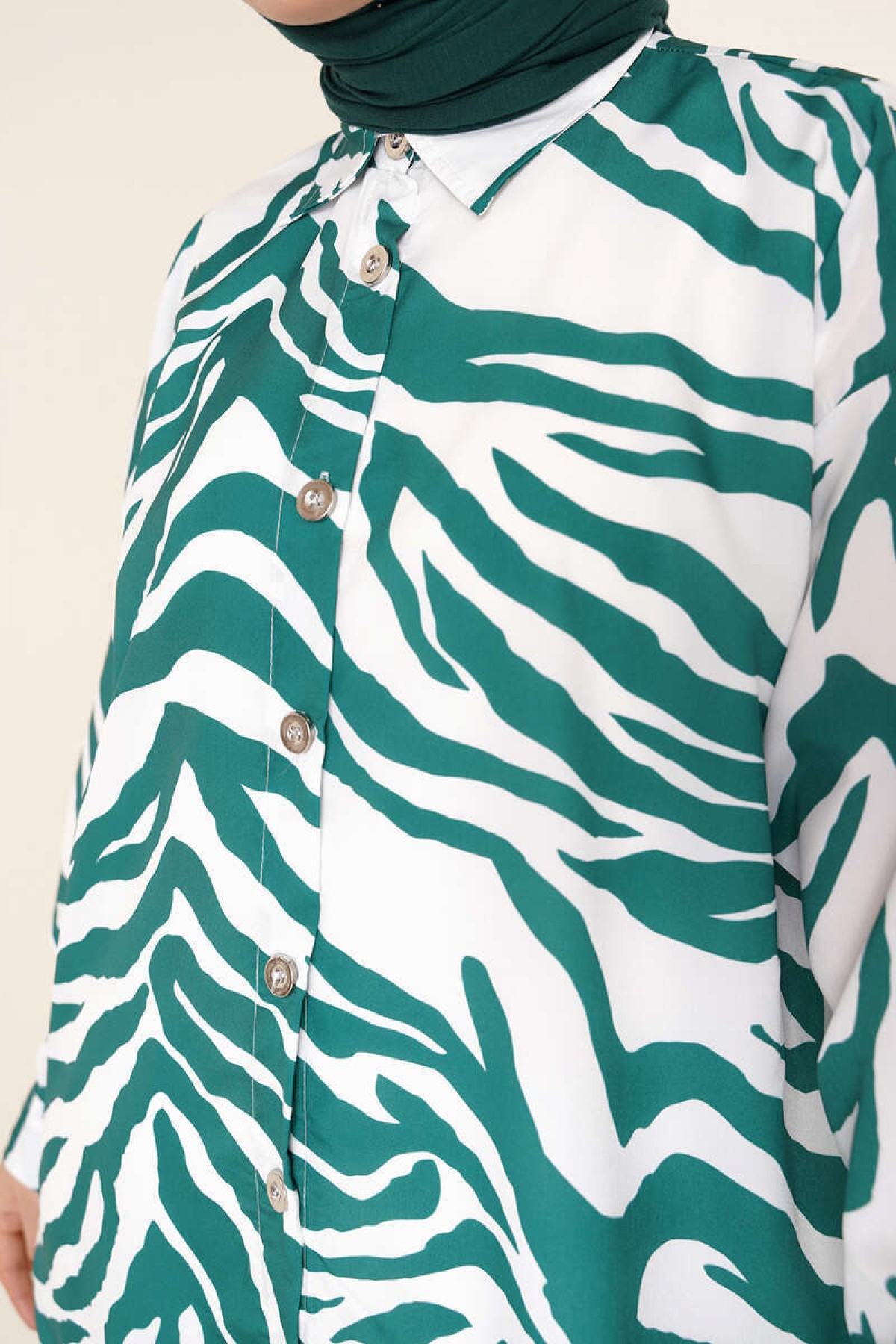 Zebra Desenli Tesettür Gömlek Yeşil 8892 Zebra Desenli Tesettür Gömlek Yeşil 8892