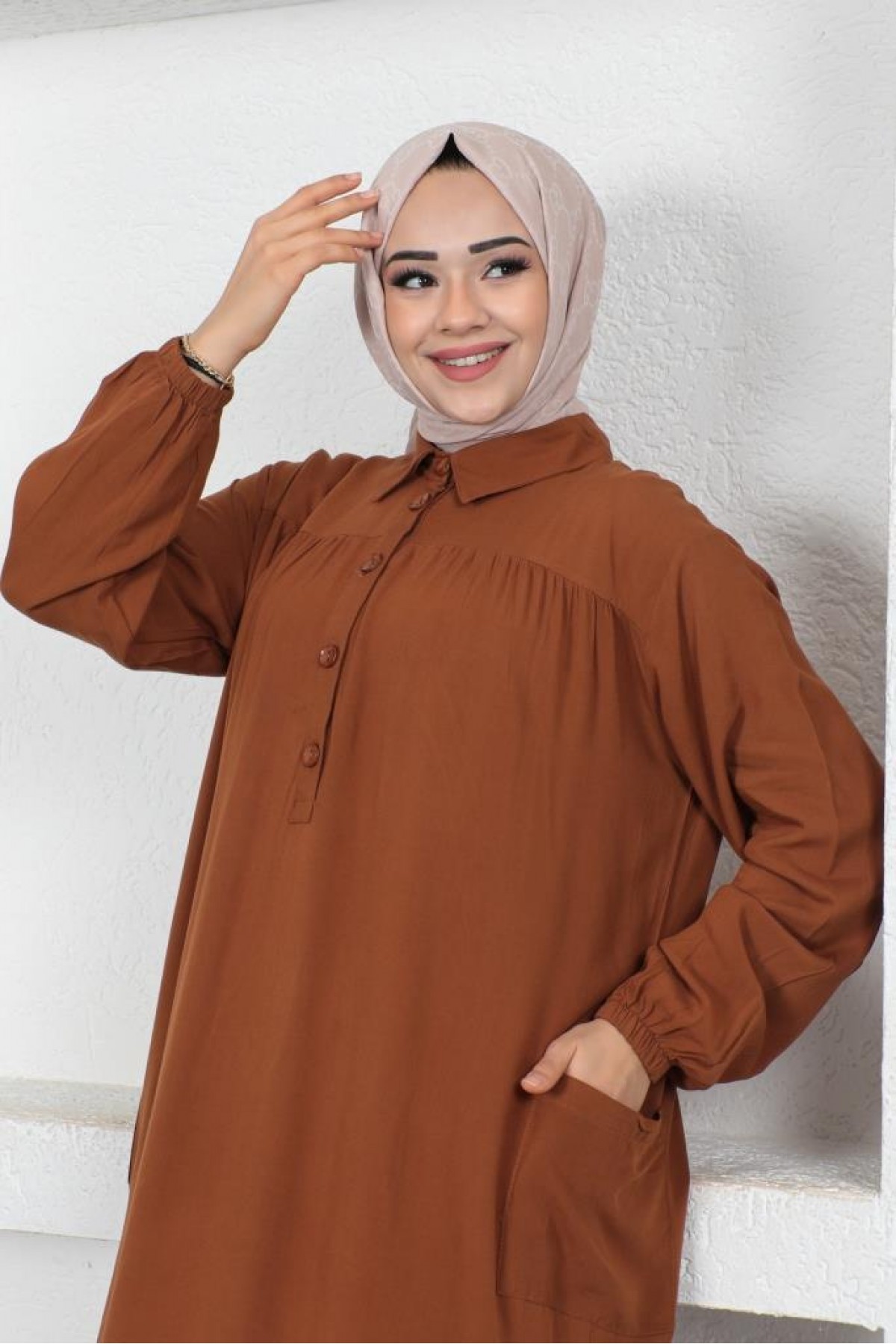 Yanları Yırtmaç Robalı Tam Boy Tunik Kahverengi 8222 Yanları Yırtmaç Robalı Tam Boy Tunik Kahverengi 8222