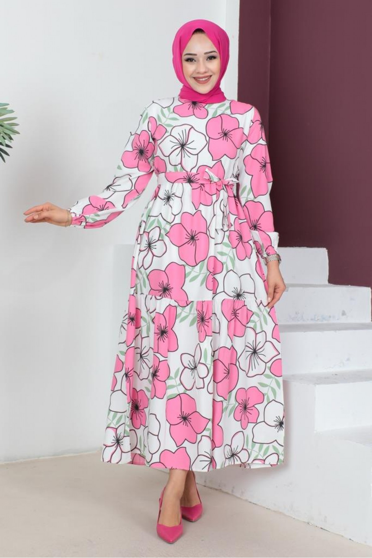Büyük Çiçek Desenli Tesettür Elbise Pembe 448 Büyük Çiçek Desenli Tesettür Elbise Pembe 448