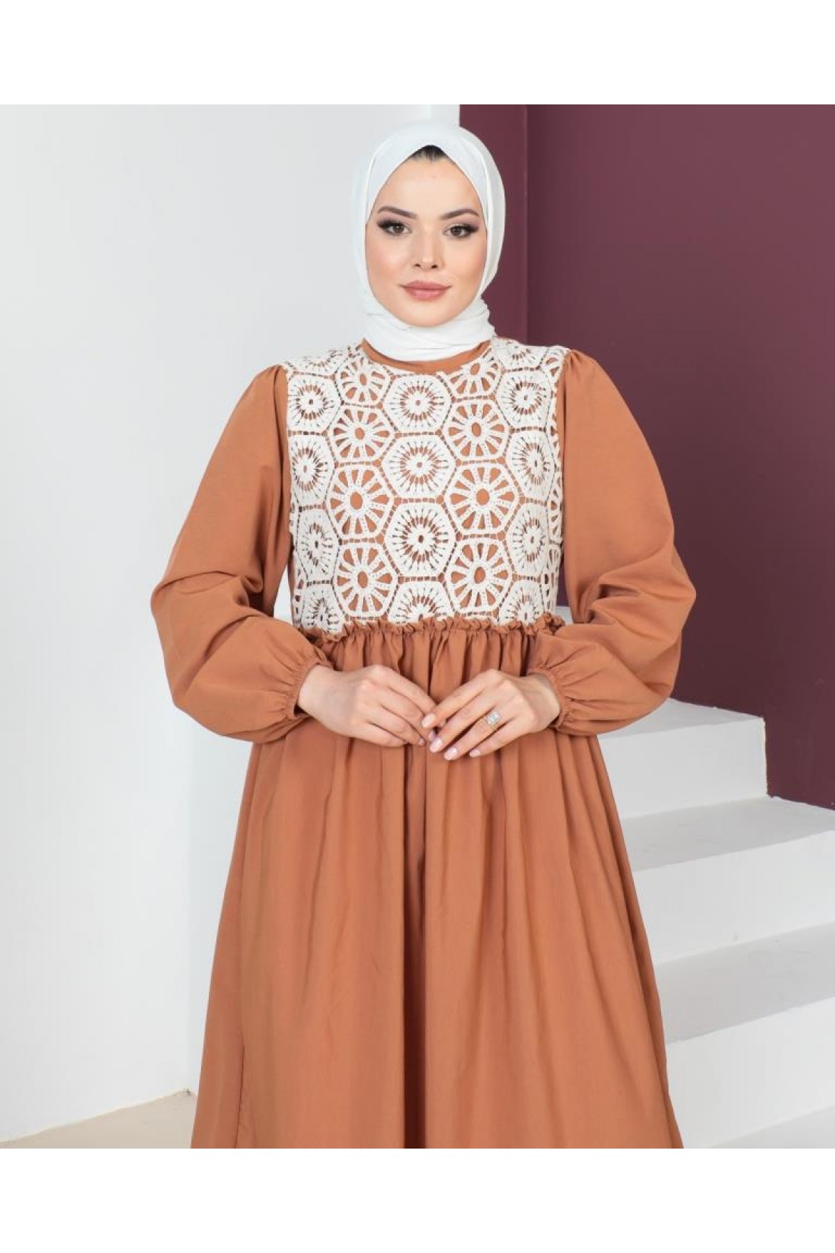  Dantel Detaylı Tesettür Elbise Camel 449