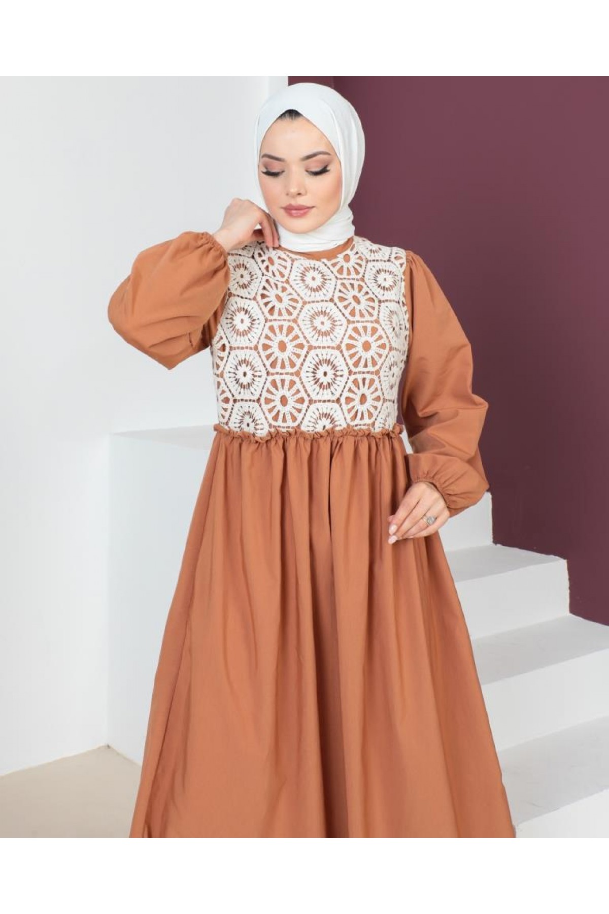  Dantel Detaylı Tesettür Elbise Camel 449