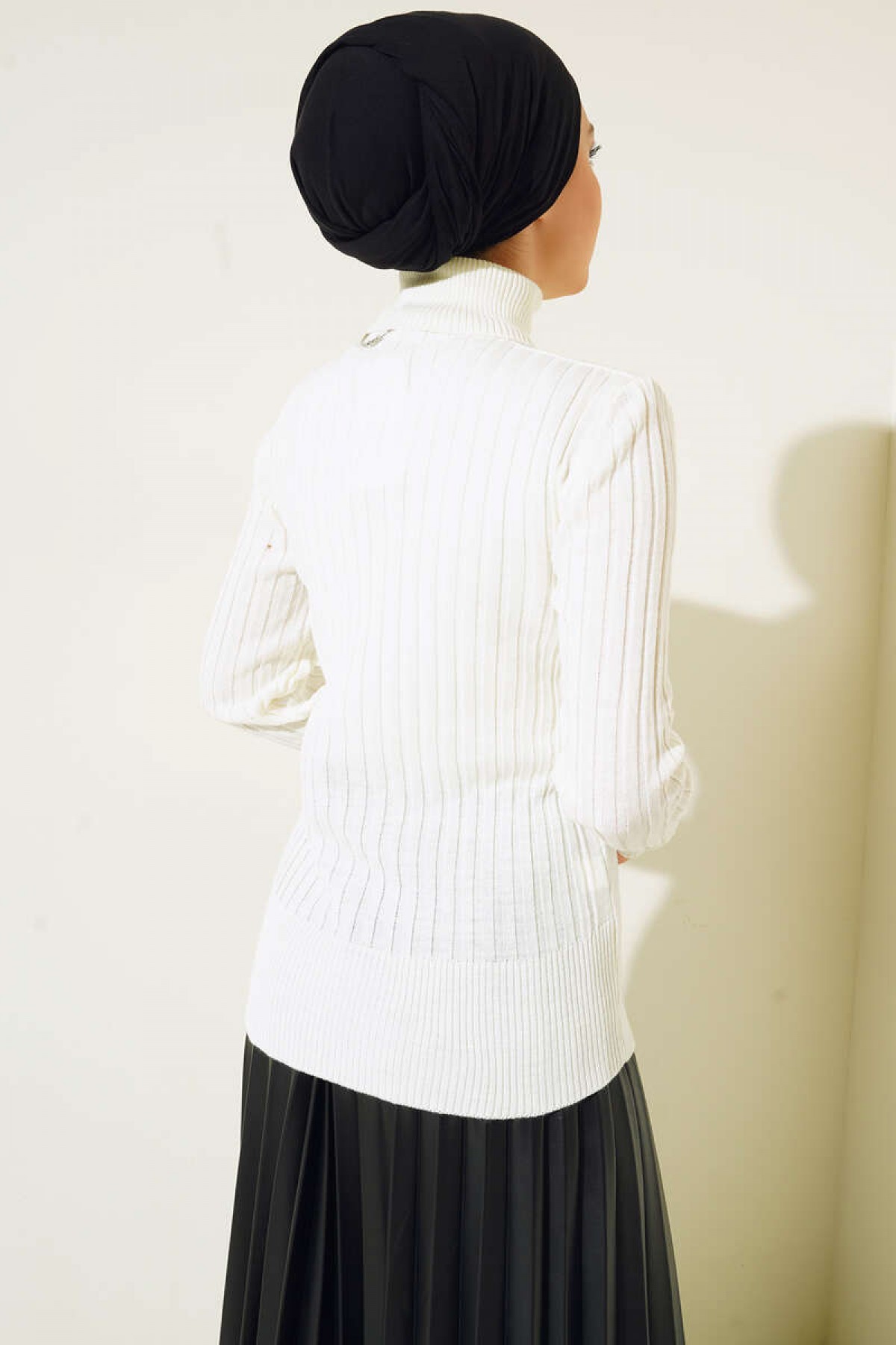 Balıkçı Yaka Triko Body Ekru 584 Balıkçı Yaka Triko Body Ekru 584