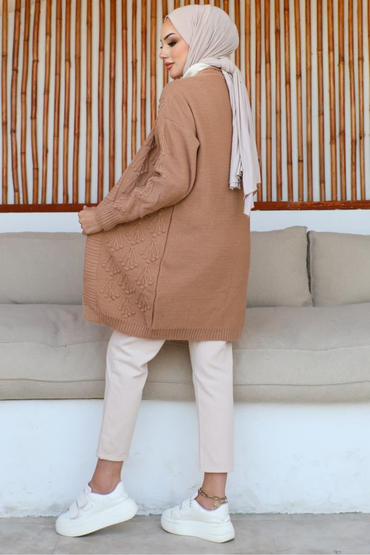 Kiraz Kabartmalı Triko Hırka Camel 372 Kiraz Kabartmalı Triko Hırka Camel 372