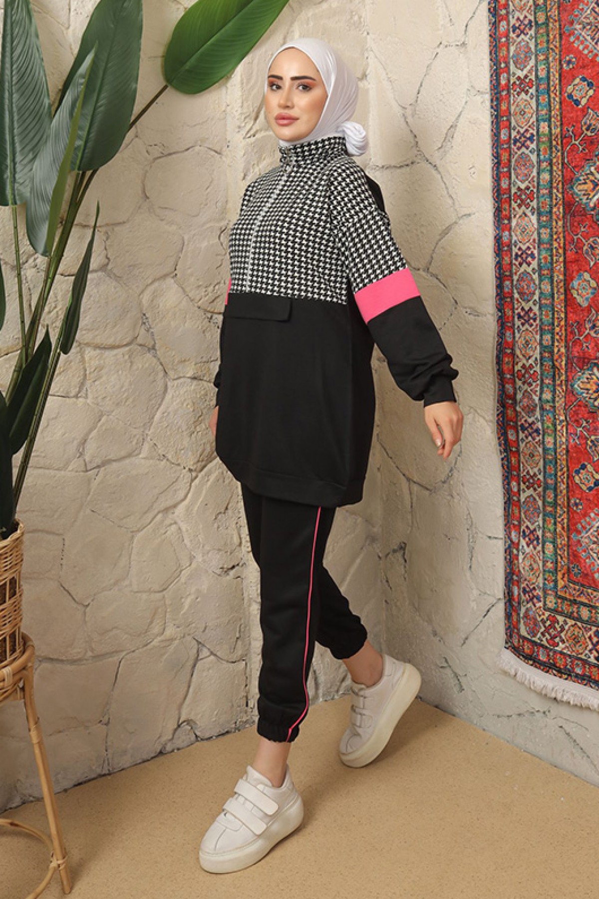 İki İplik Tesettür Takım Siyah-Pembe 3413 İki İplik Tesettür Takım Siyah-Pembe 3413