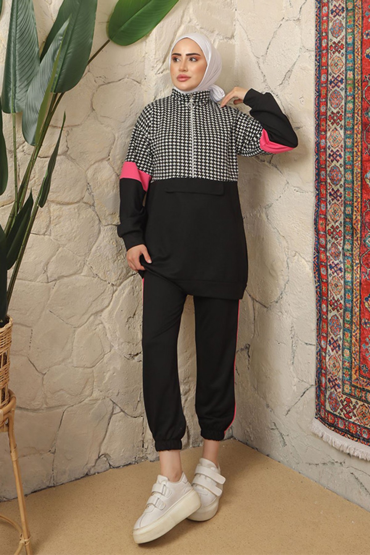 İki İplik Tesettür Takım Siyah-Pembe 3413 İki İplik Tesettür Takım Siyah-Pembe 3413