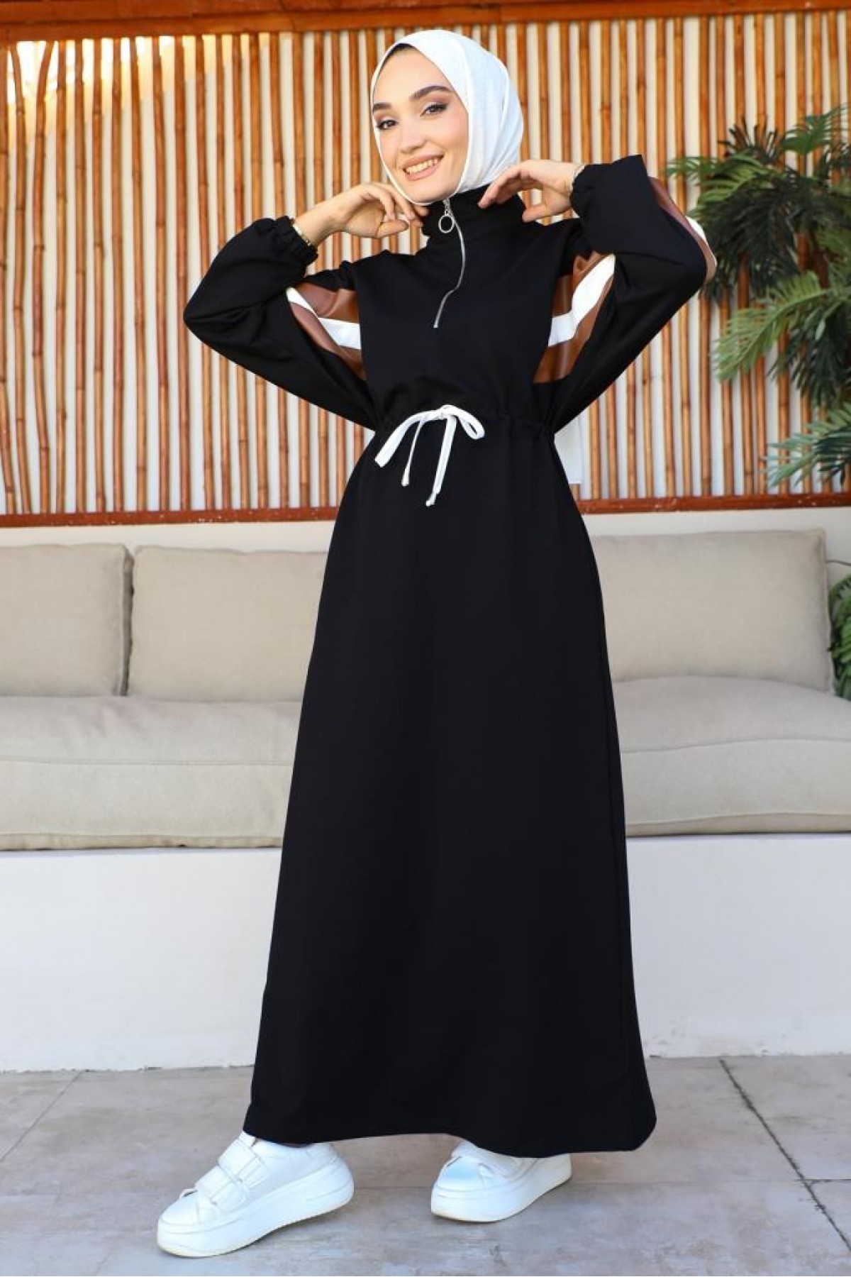 Kolları Deri Şerit Detaylı İki İplik Elbise Siyah 1407 Kolları Deri Şerit Detaylı İki İplik Elbise Siyah 1407