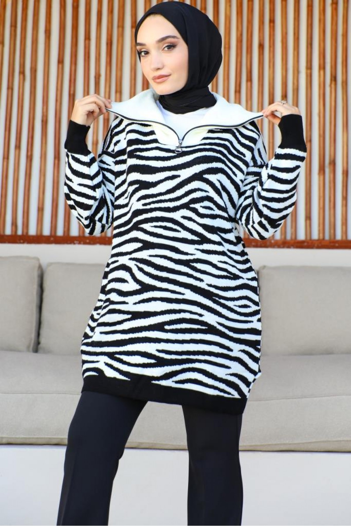 Yakası Fermuarlı Desenli Triko Tunik Ekru 11021-04 Yakası Fermuarlı Desenli Triko Tunik Ekru 11021-04