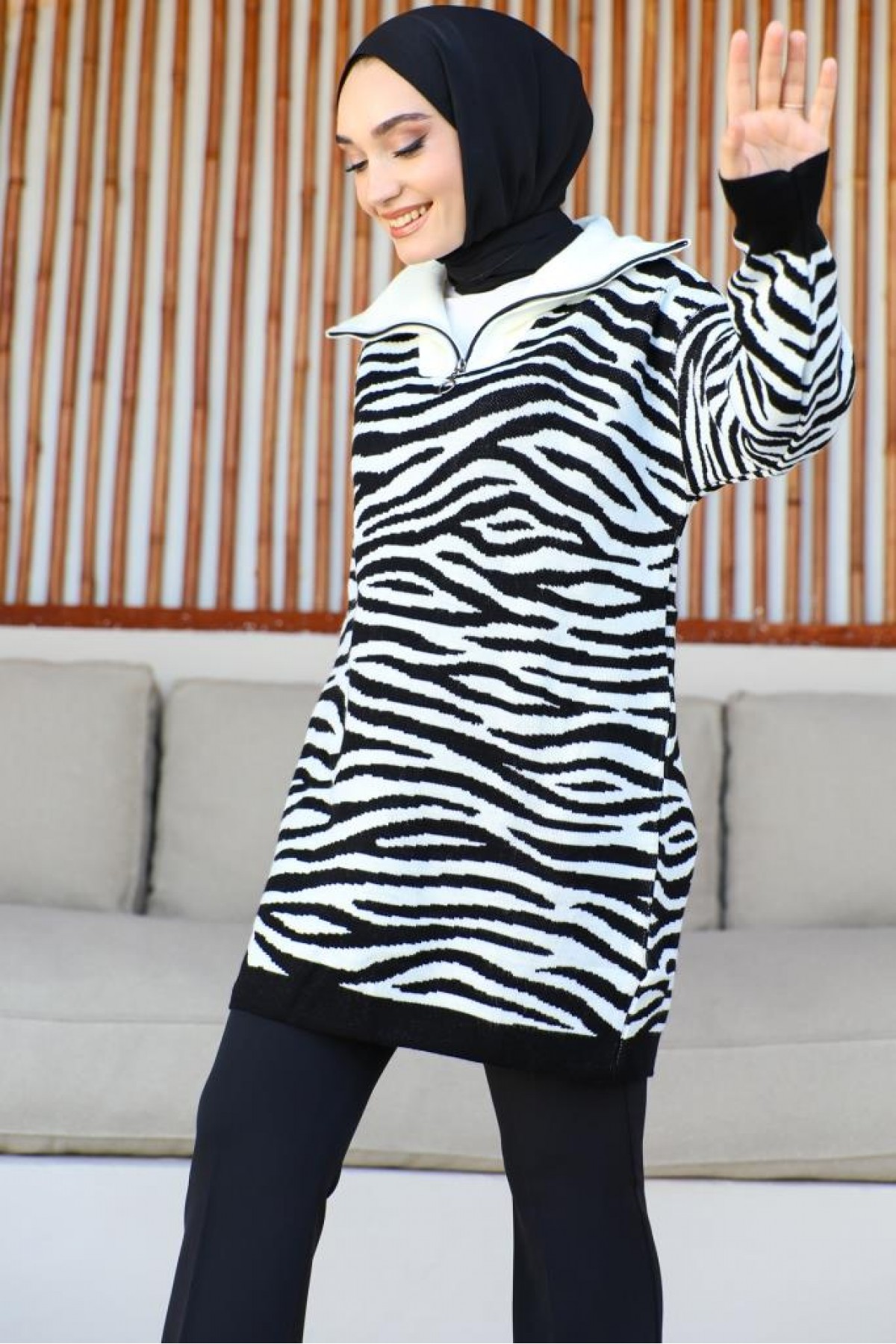Yakası Fermuarlı Desenli Triko Tunik Ekru 11021-04 Yakası Fermuarlı Desenli Triko Tunik Ekru 11021-04
