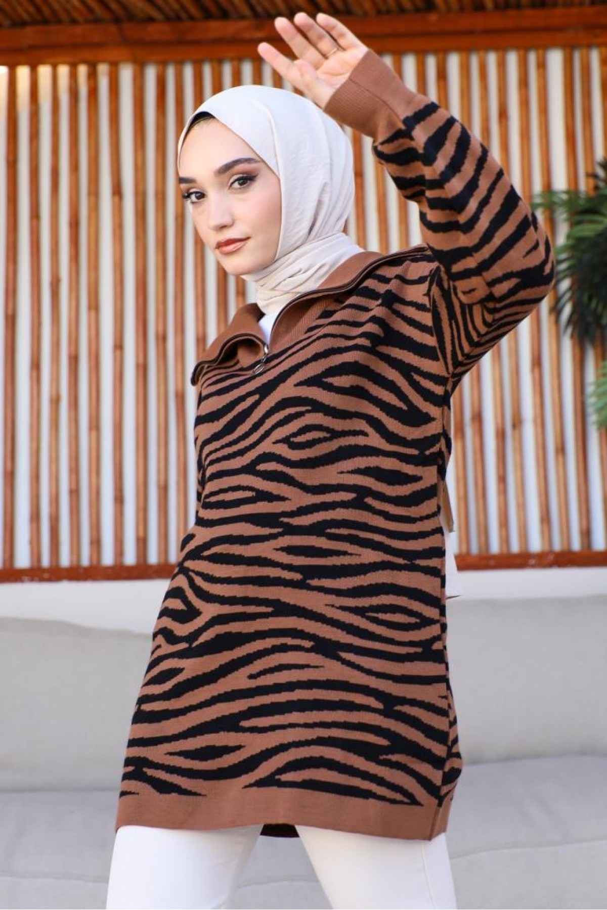 Yakası Fermuarlı Desenli Triko Tunik Taba 11021-04 Yakası Fermuarlı Desenli Triko Tunik Taba 11021-04
