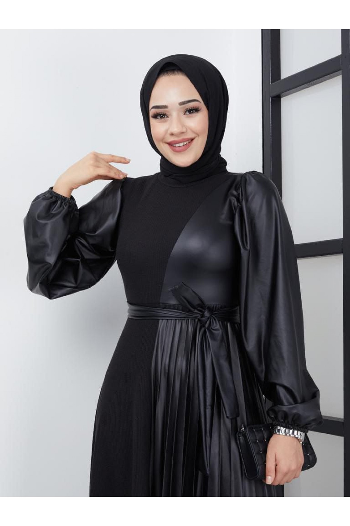 Bürümcük Deri Detalı Elbise Siyah 4666 Bürümcük Deri Detalı Elbise Siyah 4666