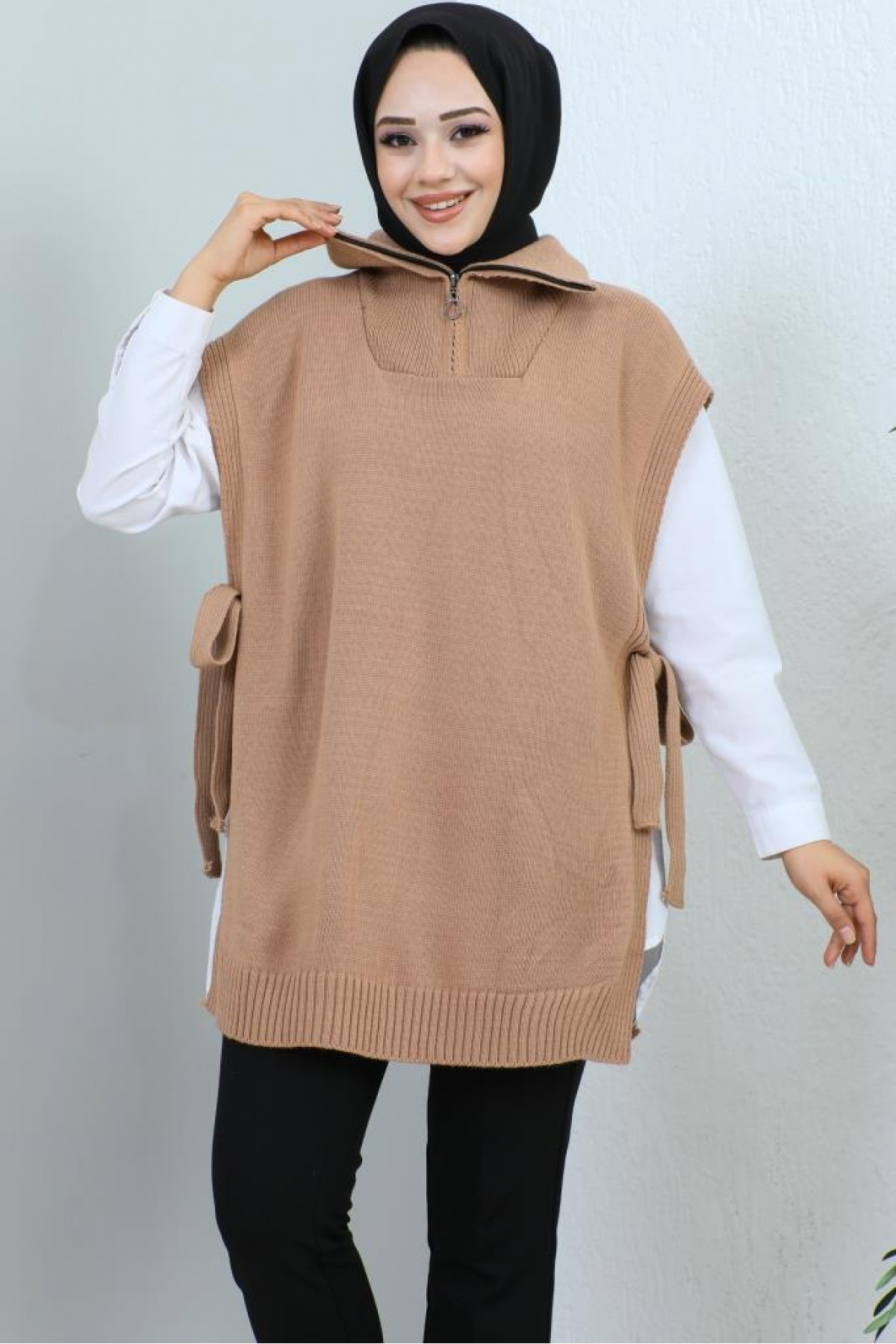 Boğazı Fermuar Detaylı Yandan Bağlamalı Süveter Camel 11025 Boğazı Fermuar Detaylı Yandan Bağlamalı Süveter Camel 11025