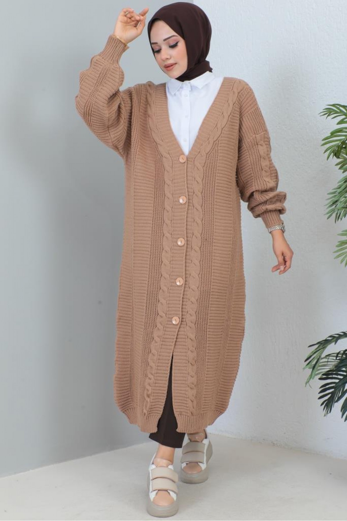 Düğmeli Uzun Triko Hırka Camel 367 Düğmeli Uzun Triko Hırka Camel 367