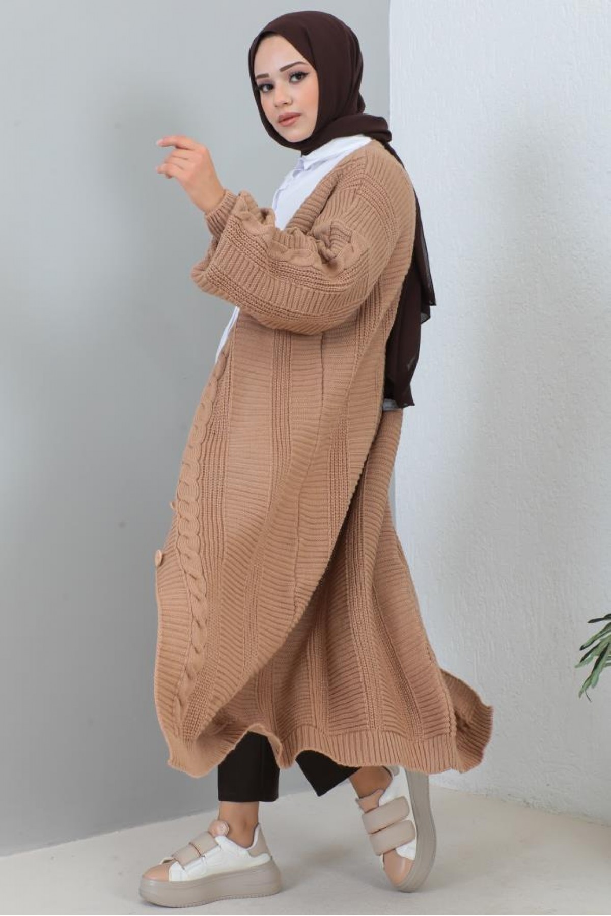 Düğmeli Uzun Triko Hırka Camel 367 Düğmeli Uzun Triko Hırka Camel 367