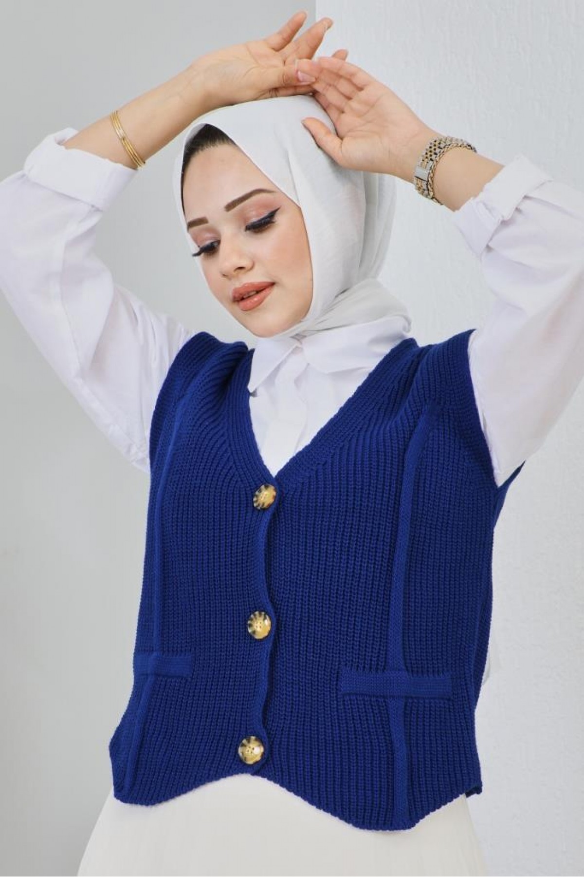 Düğme Detaylı Kısa Süveter Lacivert 2440 Düğme Detaylı Kısa Süveter Lacivert 2440