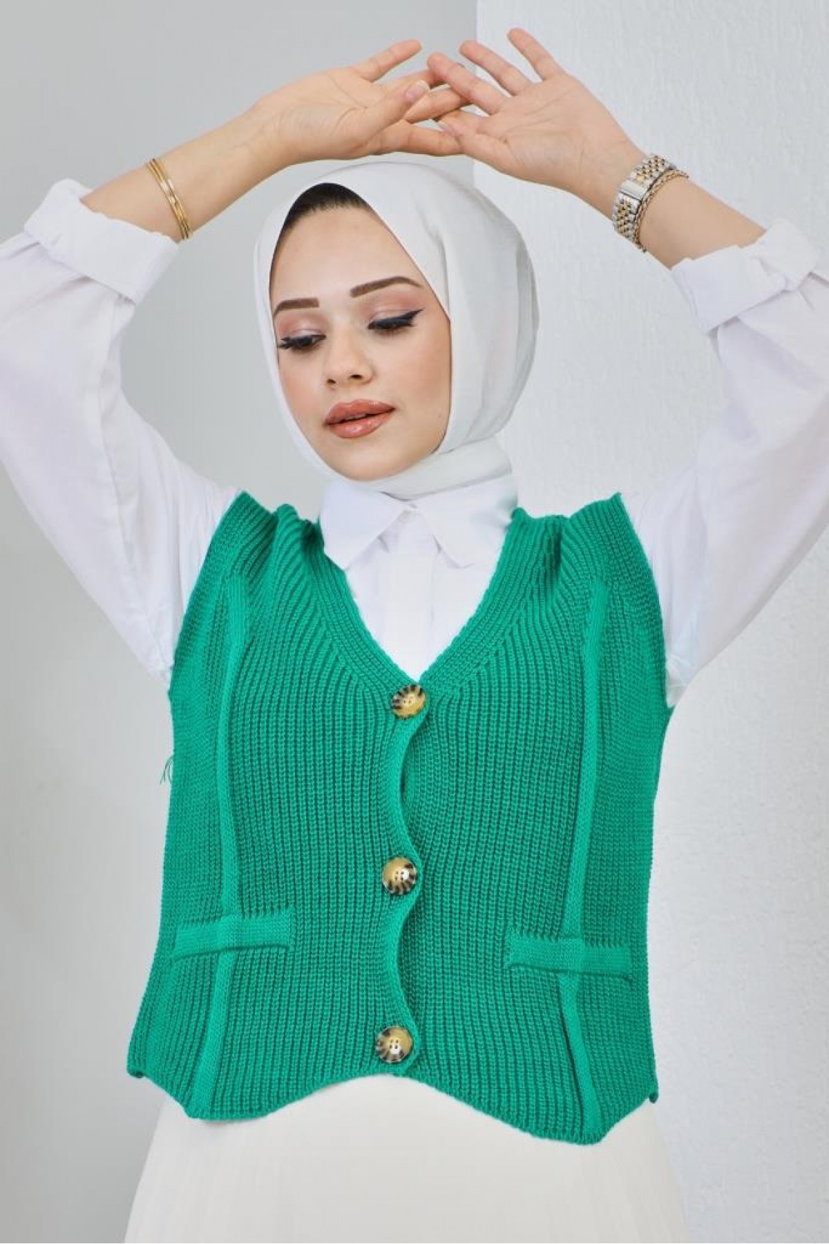 Düğme Detaylı Kısa Süveter Yeşil 2440 Düğme Detaylı Kısa Süveter Yeşil 2440