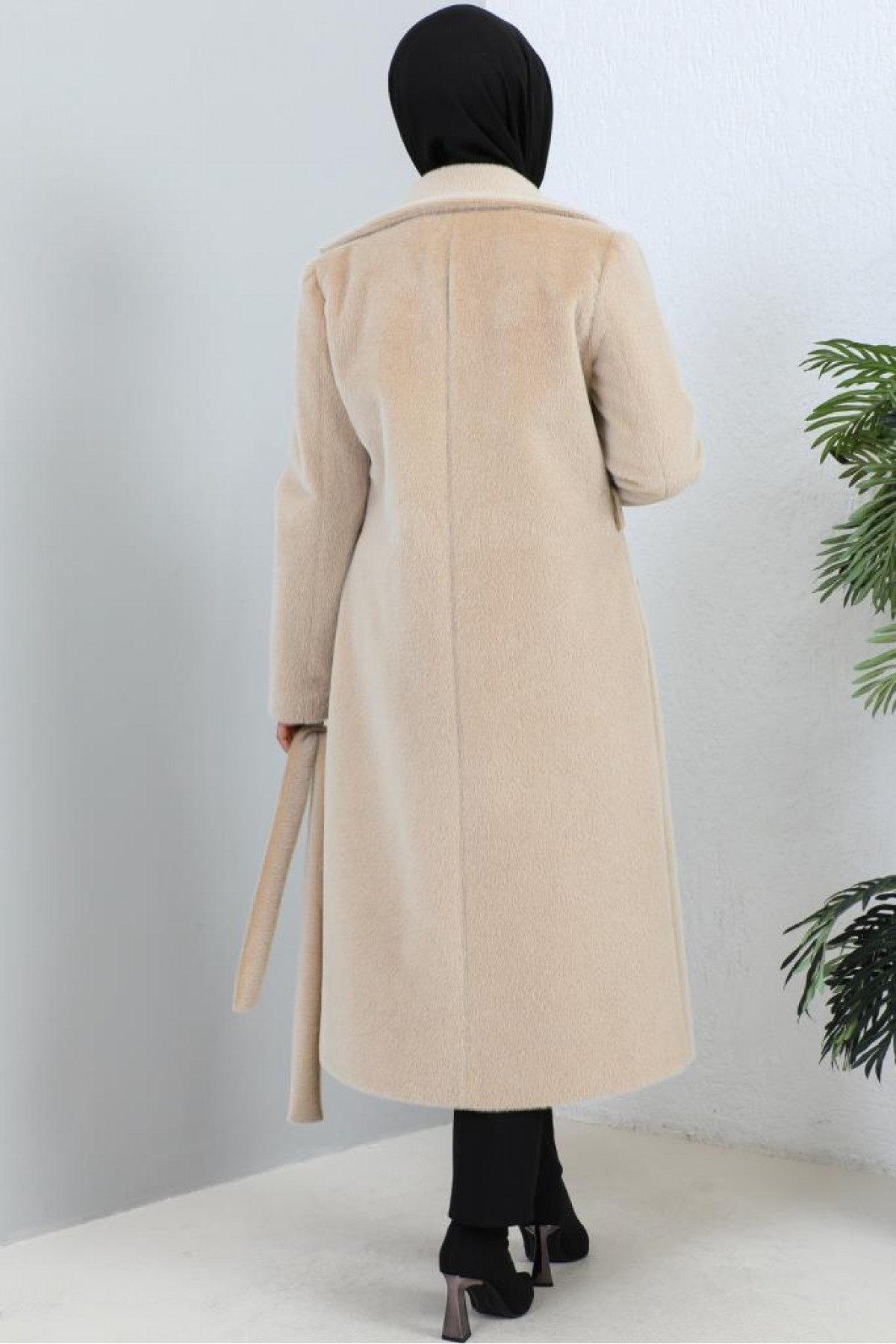 Beli Kuşaklı Kürk Kaban Bej 1069 Beli Kuşaklı Kürk Kaban Bej 1069