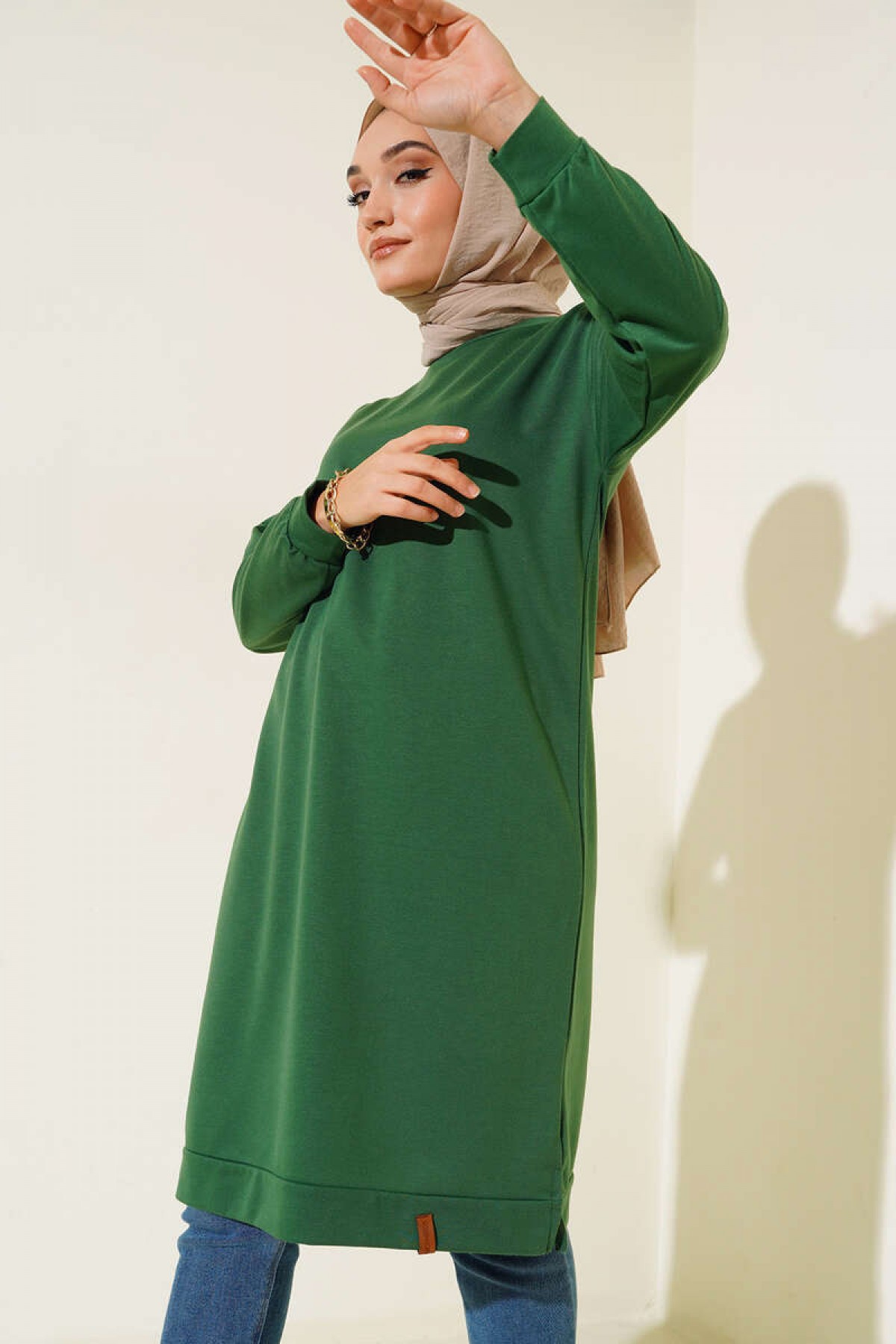 Yanları Yırtmaçlı Basic Uzun Tunik Zümrüt Yeşili 1983 Yanları Yırtmaçlı Basic Uzun Tunik Zümrüt Yeşili 1983