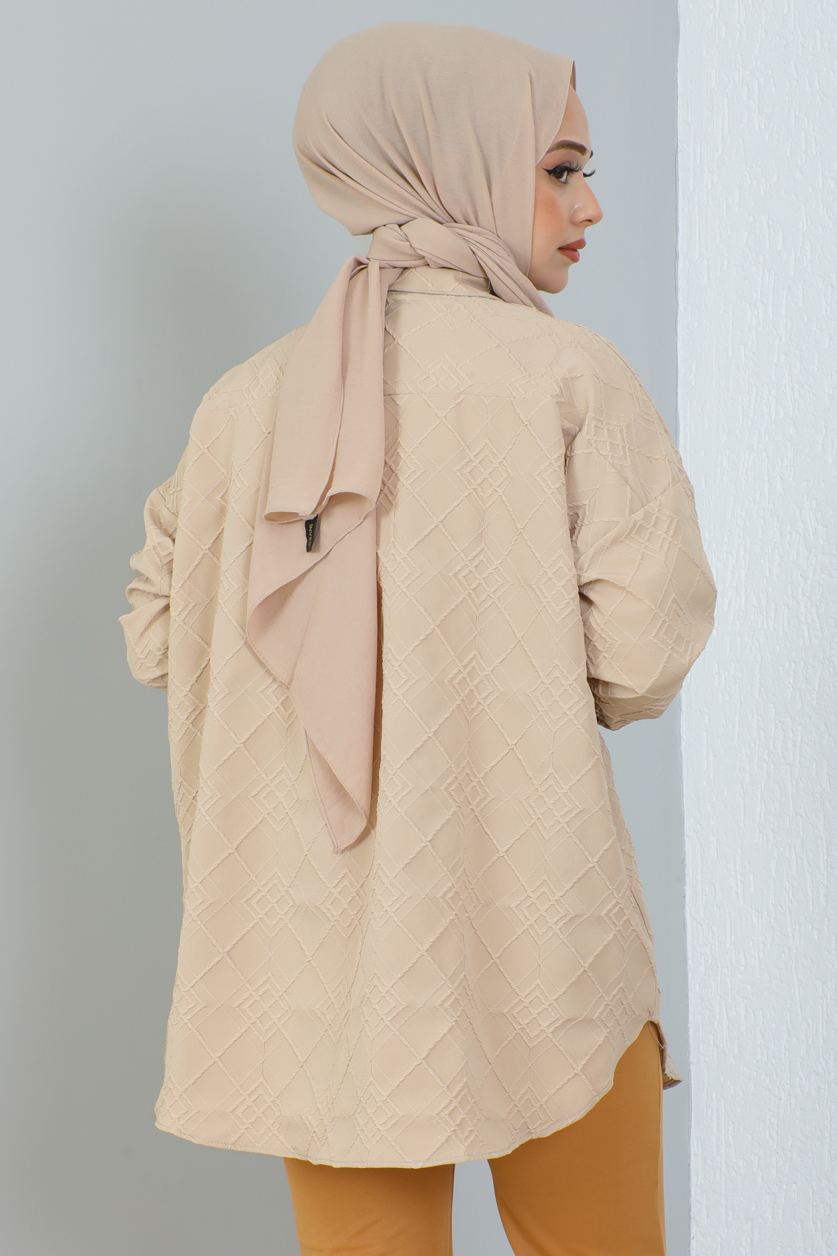 Kabartma Desen Gömlek Krem 3902 Kabartma Desen Gömlek Krem 3902
