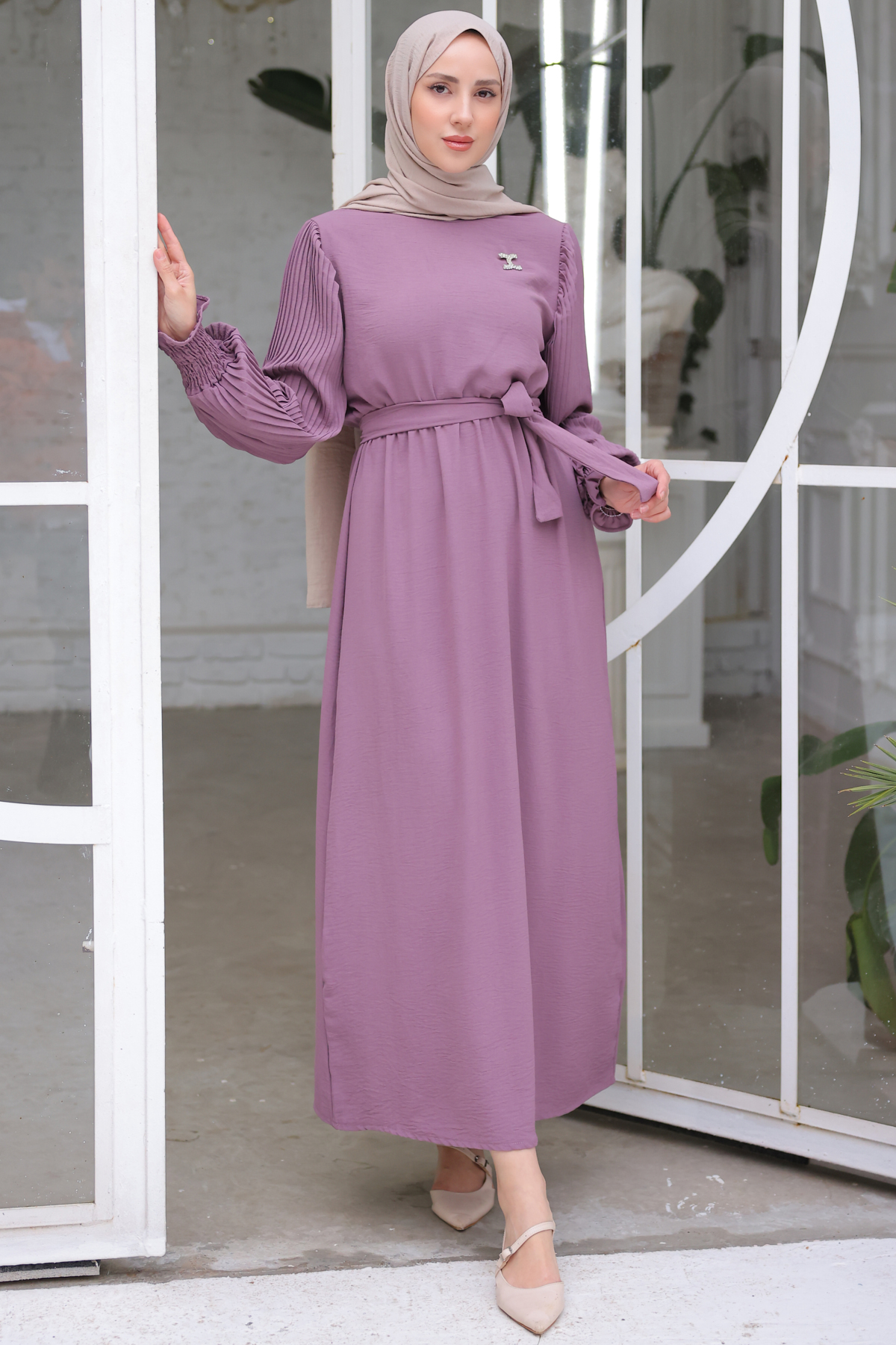 Kolları Pileli Broş Detaylı Elbise Lila 3979 Kolları Pileli Broş Detaylı Elbise Lila 3979