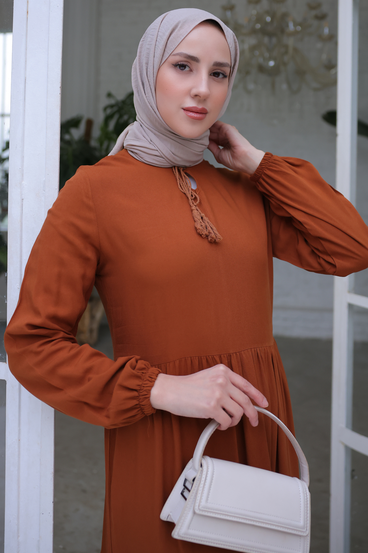 Yakası İpli Elbise Kahverengi 8232 Yakası İpli Elbise Kahverengi 8232
