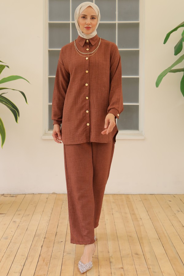 Düğme Detaylı Aksesuarlı İkili Takım Kahverengi 4015 Düğme Detaylı Aksesuarlı İkili Takım Kahverengi 4015