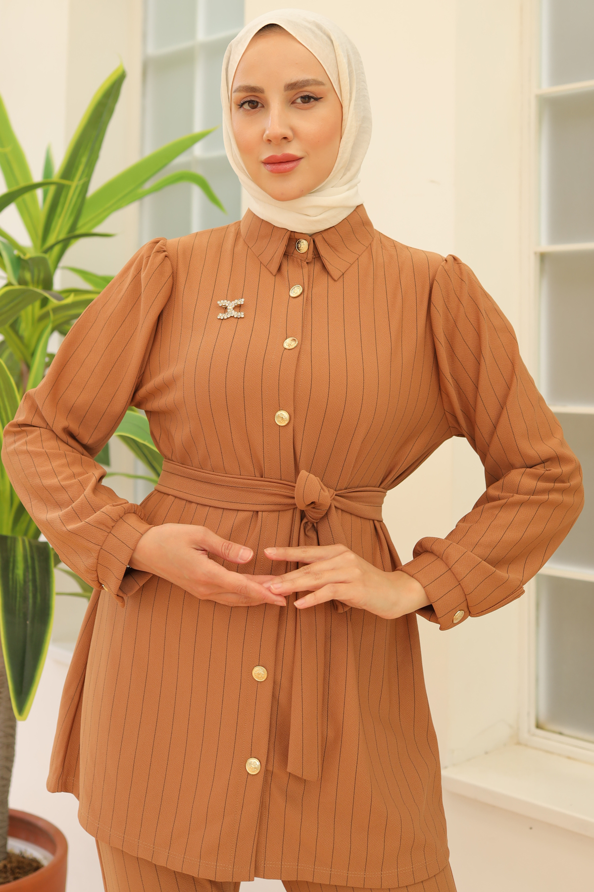 Broşlu Çizgili Krep Takım Camel 3878 Broşlu Çizgili Krep Takım Camel 3878