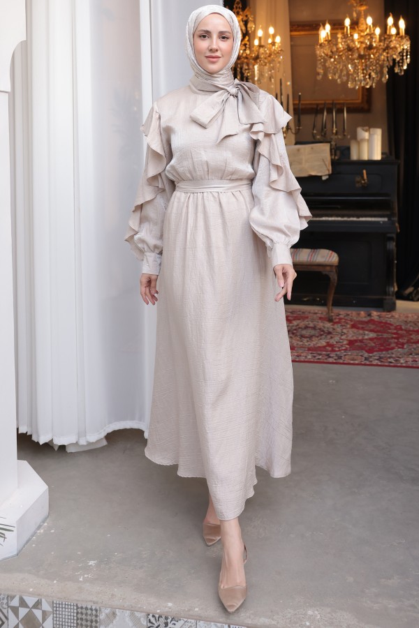 Beli Kuşaklı Fırfır Detaylı Elbise Taş Rengi 2092 Beli Kuşaklı Fırfır Detaylı Elbise Taş Rengi 2092