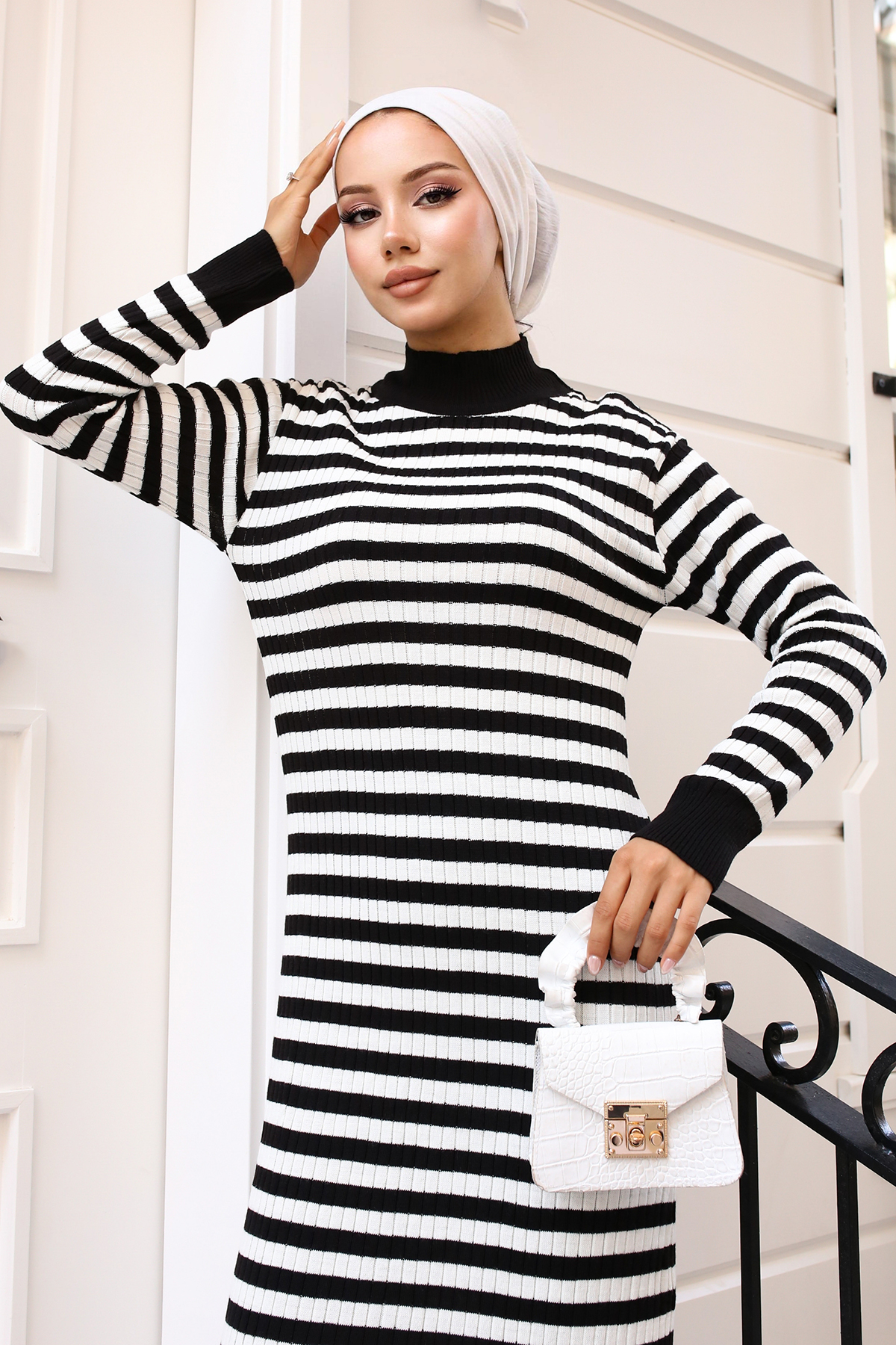 Çizgili Triko Elbise Siyah 24205 Çizgili Triko Elbise Siyah 24205