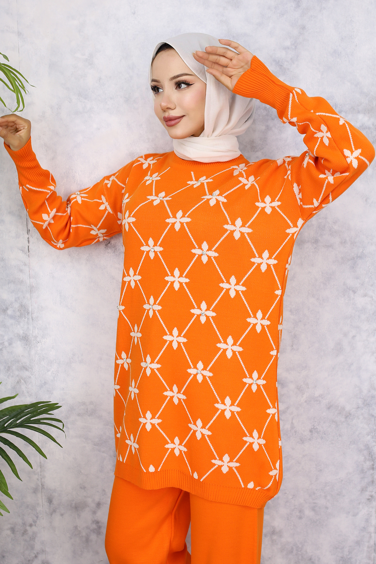 Çiçek Desenli Taşlı Triko Takım Oranj 6212 Çiçek Desenli Taşlı Triko Takım Oranj 6212