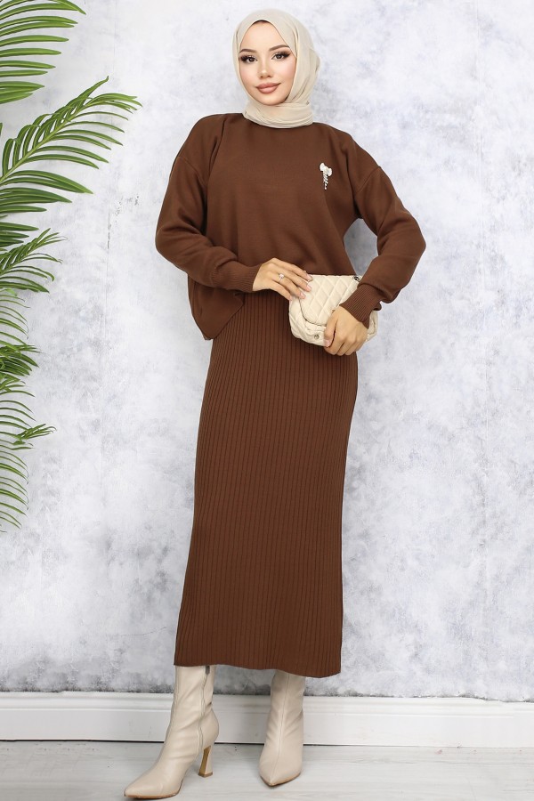 Balıkçı Yaka Broş Detaylı Jile Triko Takım Kahverengi 6110 Balıkçı Yaka Broş Detaylı Jile Triko Takım Kahverengi 6110