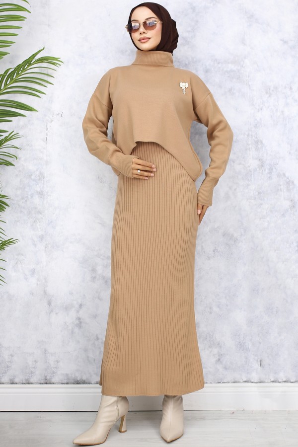 Balıkçı Yaka Broş Detaylı Jile Triko Takım Vizon 6110 Balıkçı Yaka Broş Detaylı Jile Triko Takım Vizon 6110