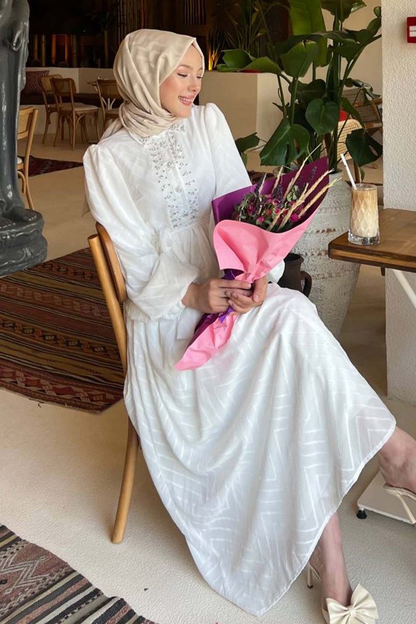 Taş Detaylı Tesettür Elbise Beyaz 1412