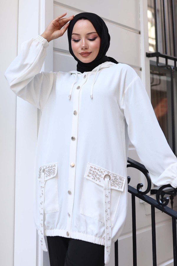 Cepleri Taş Detaylı Düğmeli Kısa Kap Beyaz 3241 Cepleri Taş Detaylı Düğmeli Kısa Kap Beyaz 3241